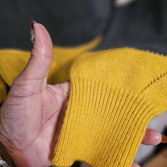 Green Color Block Patchwork Sweater - Picture 5 of 9